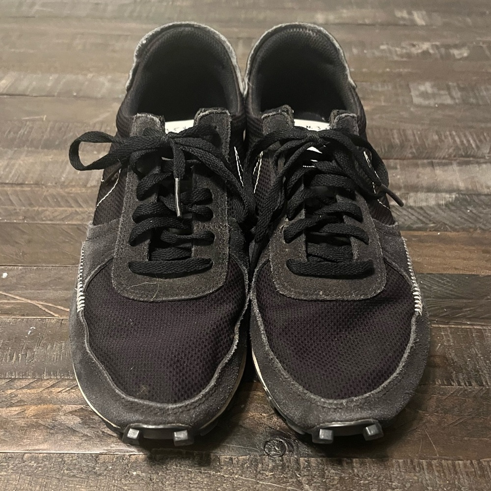 Nike Daybreak Type in Black and White Colorway Womens Size 8.5